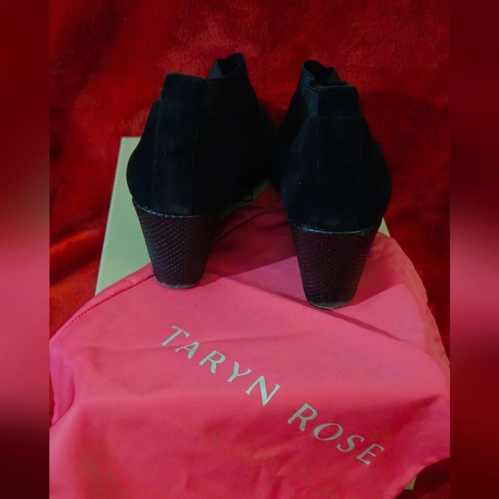 Taryn Rose Keene Black Wedge Shoes - Slip On - Size 9.5